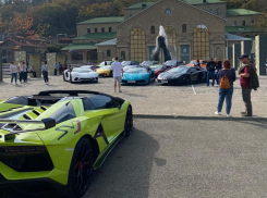 Кортеж из Lamborghini: что забыли в Новороссийске итальянские спорткары