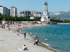 Купальный сезон в Новороссийске закончился, но бархатный продолжается