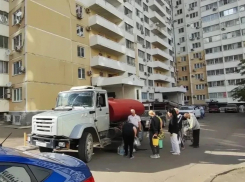 Ждать ли воду вечером? В Новороссийске наполняют резервуары и промывают систему