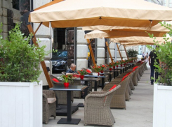 В Новороссийске разрешат продавать алкоголь на «летниках» кафе и ресторанов 