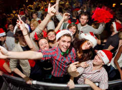 Большинство новороссийцев не намерены отказываться от новогодних вечеринок из-за коронавируса