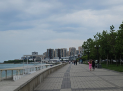 Погода в Новороссийске: скоро лето, а на улице ни тепло, ни холодно 