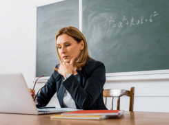 Новороссийских учителей и чиновников переведут на российские мессенджеры 