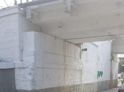 Все, она выехала! Есть видео, как бетономешалка освободила проезд