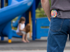 Мамы новороссийцев, выдыхайте: педофилам запретят появляться на детских площадках