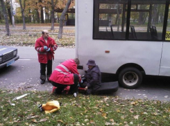 Пенсионерка выпала из маршрутки в Новороссийске