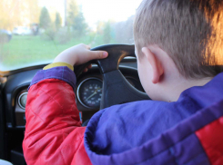Новороссийские подростки за рулём: один попал в ДТП, другой не подумал о матери