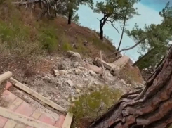 Стихия разрушила популярную достопримечательность близ Новороссийска