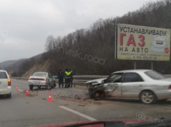 Кровь по асфальту размазана на Волчьих воротах под Новороссийском