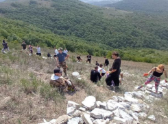 Новороссийцев позвали «перелистнуть» каменный календарь