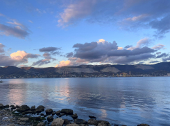 Погода в Новороссийске: ранним утром дождь, а днём ветер до 10 метров секунду