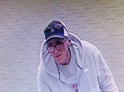 Полицейские Новороссийска ищут подозреваемого в воровстве