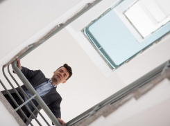 В доме без лифта умерла надежда: новороссийцы три месяца ждут ремонт