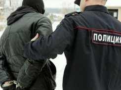 Воры ограбили магазин и напали на продавщицу в Новороссийске 