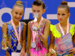 Такие маленькие, но уже спортсмены: новороссийские гимнастки покоряют красотой и грацией