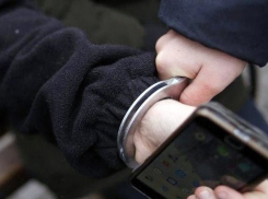 Театр двух актеров — в Новороссийске двое мужчин обокрали знакомого, разыграв ограбление