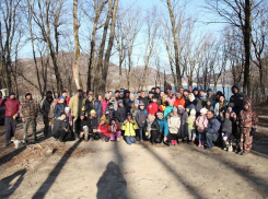 Последствия мусорной катастрофы устранили добровольцы Новороссийска 