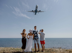 Фотограф «Блокнота» запечатлел посадку самолета «Москва-Геленджик»