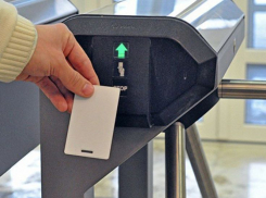 «Строго по пропускам»: после трагедии в Анапе, в школах Новороссийска усилили меры безопасности