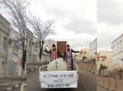 Слава Богу: в Новороссийске прошел автомобильный крестный ход против коронавируса