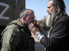 «Духовная поддержка верующих солдат»: о новороссийских священнослужителях на Донбассе 