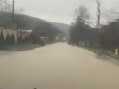 В Новороссийске объявлено штормовое предупреждение