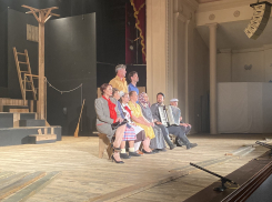 «Любовь и голуби» и «33 счастья»:в Новороссийске открылся фестиваль «Театральная гавань»