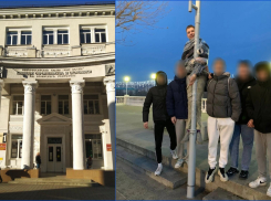 Новороссийский колледж хотел избавиться от примотанного к столбу подростка
