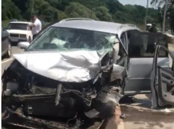 Уснул за рулем и покалечил себя и несколько человек водитель под Новороссийском