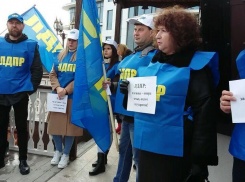 Новороссийцы вынуждены защищать законные права и интересы на митингах