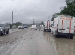 Внимание! По направлению «Новороссийск-Керчь» из-за ливня осложнено движение  