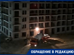 «Совсем обнаглели», - новороссийцы возмущены шумной стройкой под окнами МКД