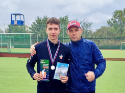 Юный житель Новороссийска стал лучшим вратарём Первенства России по хоккею на траве 