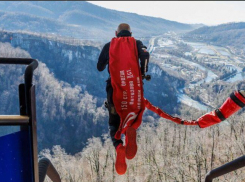 Пенсионер в Сочи совершит 80 прыжков к 80-летию Победы