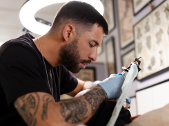 А вдруг рак? Новороссийцам могут запретить делать татуировки