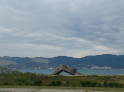 Погода в Новороссийске: прохлада, ветер и дождь с грозой на выходных