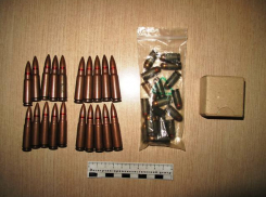 В Новороссийске задержали мужчину, хранившего боевые патроны в коробке от телефона