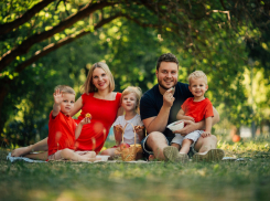 От ранней пенсии мужчинам до бесплатной “общаги” — многодетным россиянам предлагают предоставлять дополнительные льготы