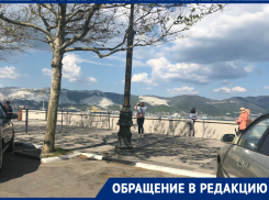 И смех и грех: как от новороссийцев власти набережную ограждали