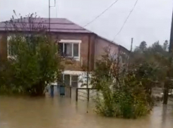 Новороссийским спасателям страшно видеть затопленные дома в Хадыженске