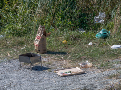 Мангал и угли: на территории Прилагунья в Новороссийске неизвестные решили пожарить шашлыки 