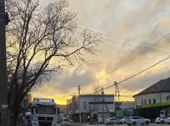 Дороги снова разочаровали: вместо дополнительной полосы грязевое месиво и фуры