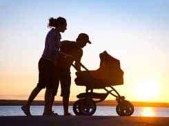 Новороссийцы с детьми смогут претендовать на новую семейную выплату: когда и кому положена 