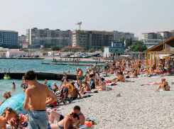 На пляжах Новороссийска будут следить за поведением несовершеннолетних  