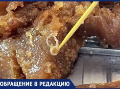 Подарок в виде паразита: в магазине новороссийцу продали червивую икру