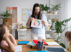 В Новороссийске не хватает врачей, учителей и младших воспитателей: их средние зарплаты по городу 