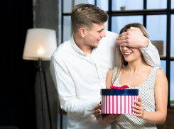 Гороскоп от «Блокнота»: какой подарок готовить знакам зодиака на 8 марта 