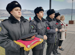Ушаковцы приняли участие в акции «Красная гвоздика»