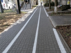 Чудо планирования — велодорожку, вытеснившую пешеходов в Новороссийске, перенесут