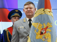 Сердюков приехал в Новороссийск. Десантников отправляют в Крым